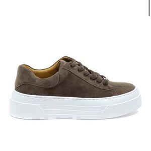 NWT J/SLIDES AMANDA Khaki Suede Sneaker